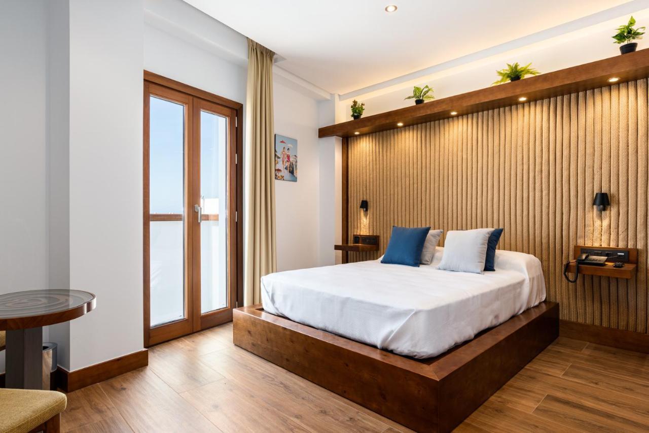 Hotel Antantie Conil De La Frontera Esterno foto