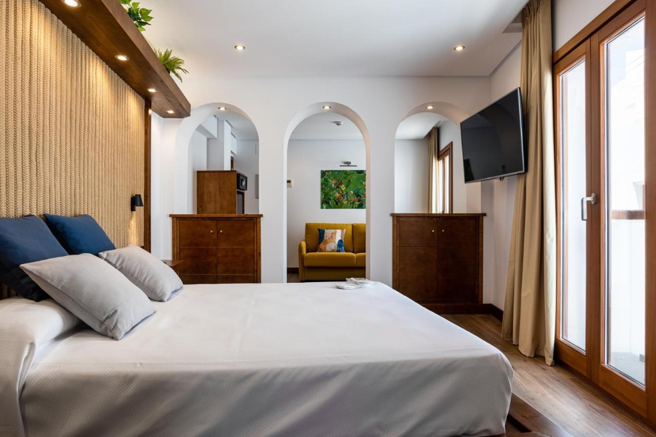 Hotel Antantie Conil De La Frontera Esterno foto